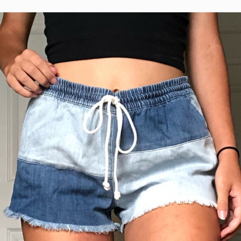Aerie Patchwork Chambray Jean Women's Shorts SP Colorblock Raw Hem Hot Pants - Picture 2 of 10